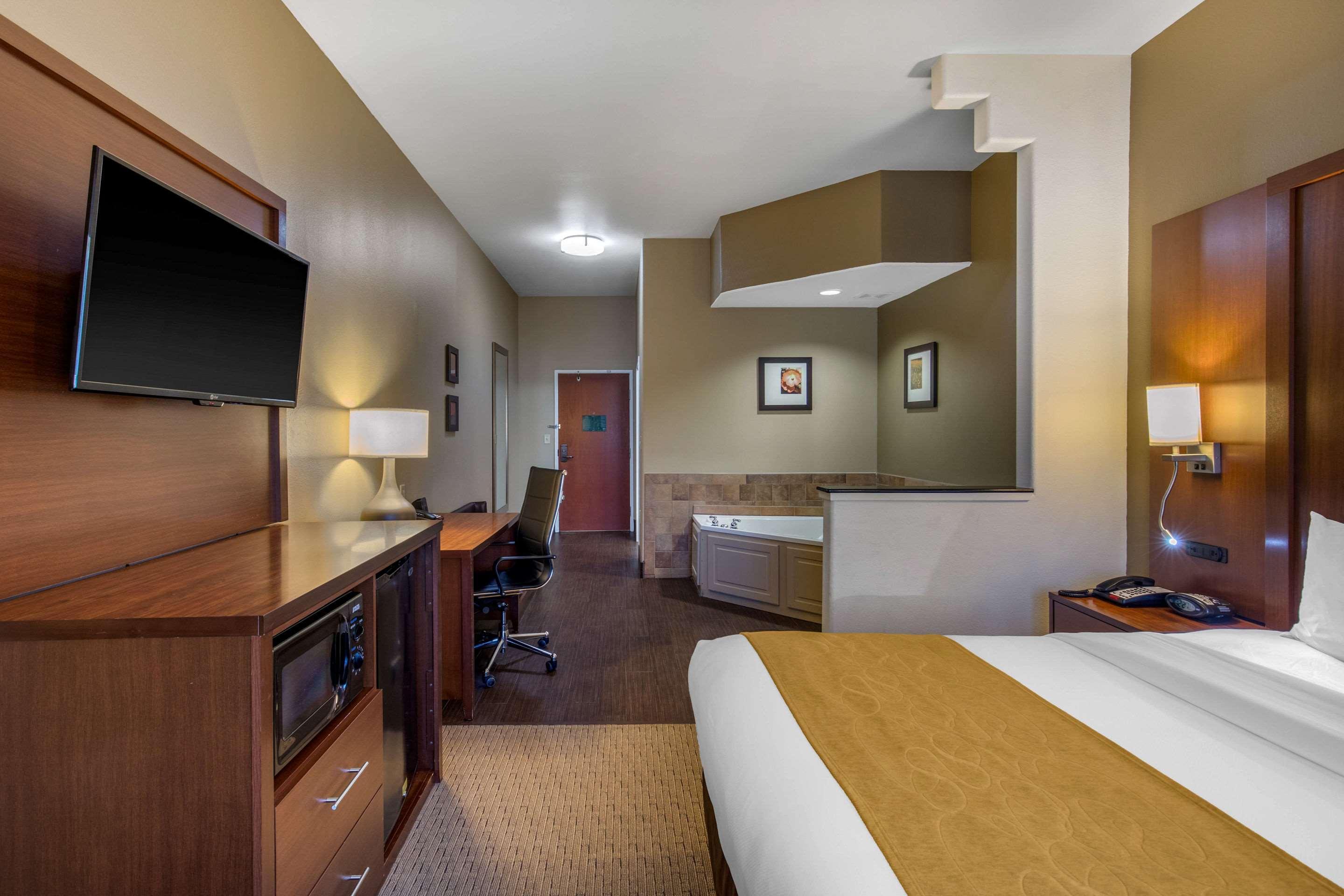 คอมฟอร์ต สวีท มาร์แชล Hotel ภายนอก รูปภาพ