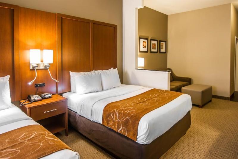 คอมฟอร์ต สวีท มาร์แชล Hotel ภายนอก รูปภาพ